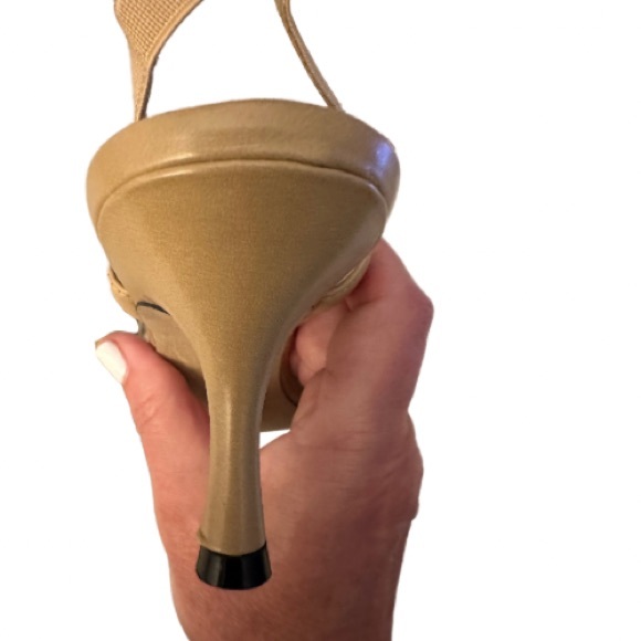 Ellen Tracy Kitten Heel Two Tone Pump - Picture 5 of 7